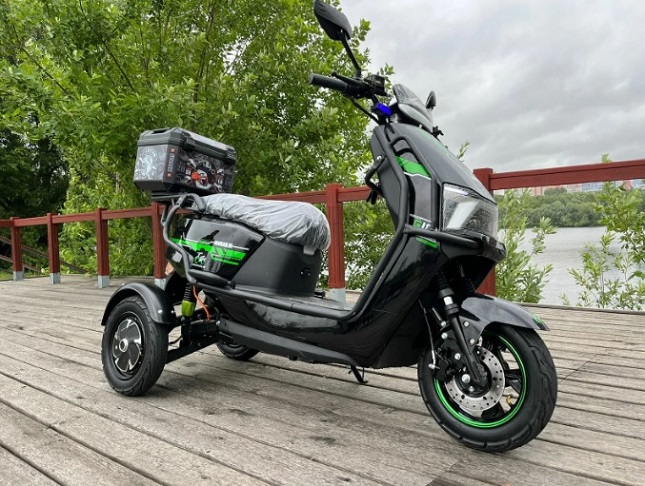 электроскутер